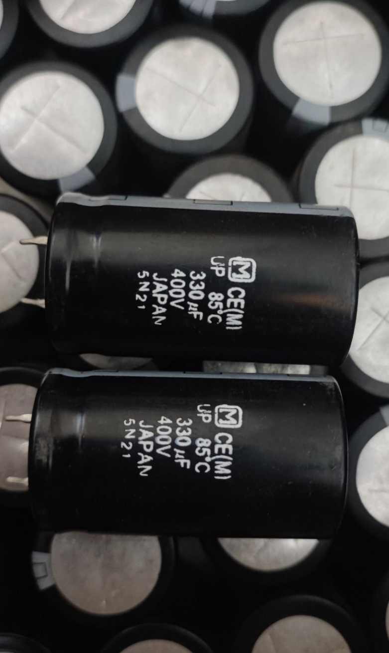 خازن الکترولیت 330 میکروفاراد 400 ولت ژاپنی