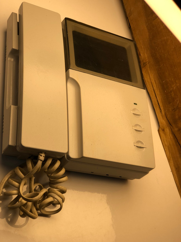 آیفون تصویری simaran رنگی مدل 4HP - پنل دربازکن تصویری سیماران طوسی (استوک)آیفون تصویری طوسی