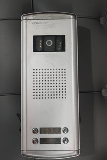 آیفون تصویری پنل بیرونی ۴واحدی کماکس ( استوک )commax با سوییچر پنل دربازکن تصویری کوماکس
