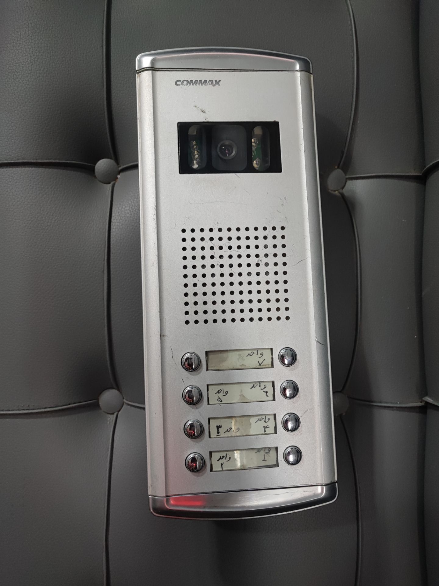 آیفون تصویری پنل بیرونی ۸واحدی کماکس رنگی  ( استوک )commax با سوییچر پنل دربازکن تصویری کوماکس
