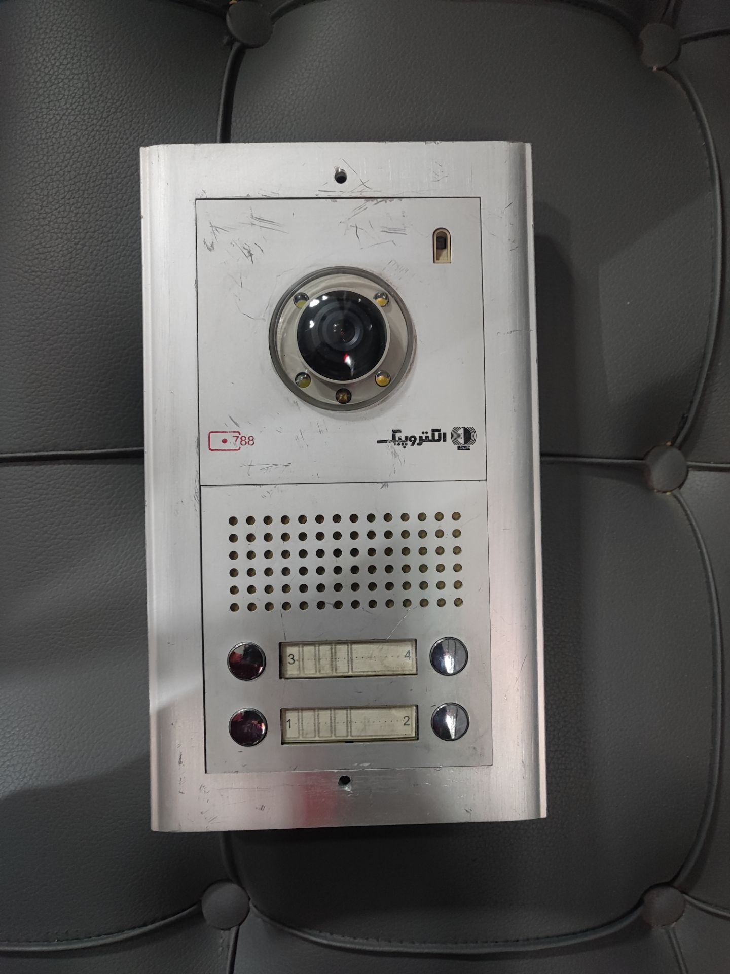 آیفون تصویری پنل بیرونی ۴واحدی الکتروپیک دوربین رنگی Electropeyk پنل جلودری |( استوک )Electro peyk پنل دربازکن تصویری الکتروپیک