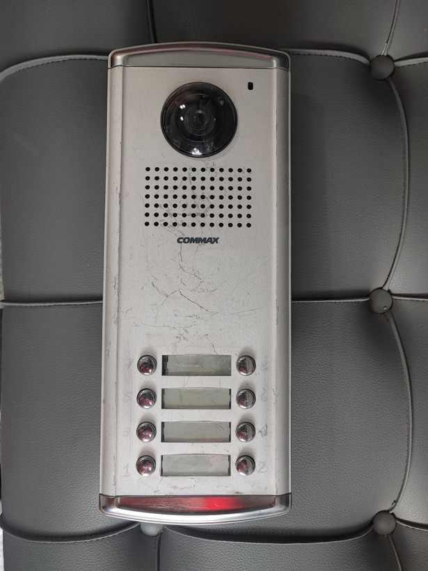 آیفون تصویری پنل بیرونی ۱۰ واحدی کماکس دوربین رنگی پنل جلودری |(استوک)commax کره ای پنل دربازکن تصویری کوماکس کره ای با سوییچر