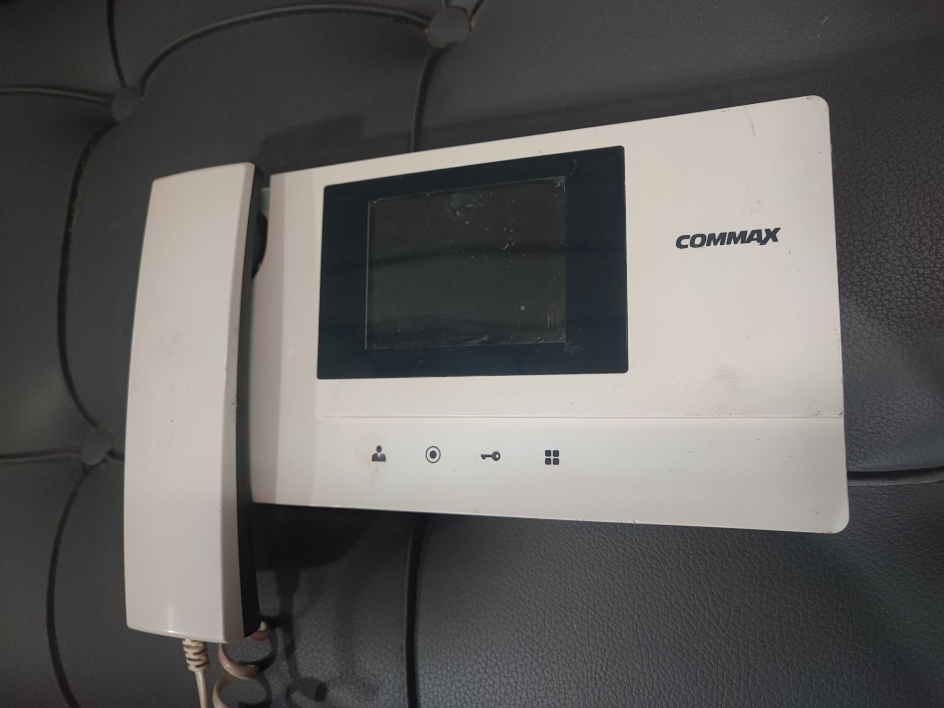 آیفون تصویری کلید لمسی کوماکس مدل CDV-35Aآیفون تصویری کماکس(استوک) commax cdv-35A| سالم سرویس شده |خرید آیفون تصویری با بهترین قیمت |پنل در بازکن تصویری